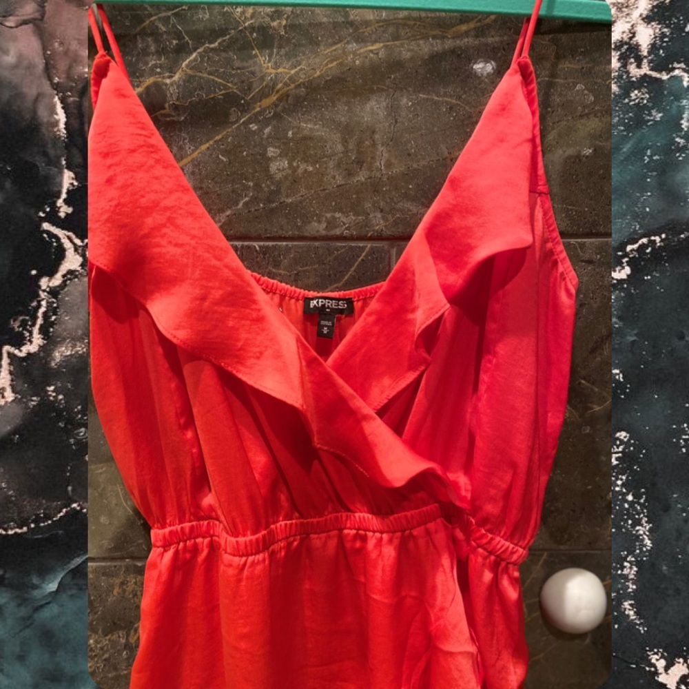 RED DRESS 💋 - Picture 2 of 5